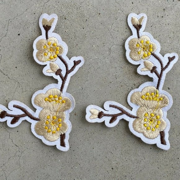 Embroidery Patches Iron On Applique Craft Clothes Flower Patches Lot of 2 - Picture 9 of 9